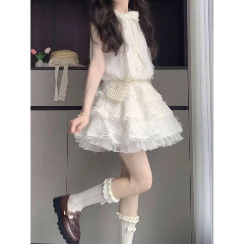 白色蕾丝无袖上衣层叠短裙两件套